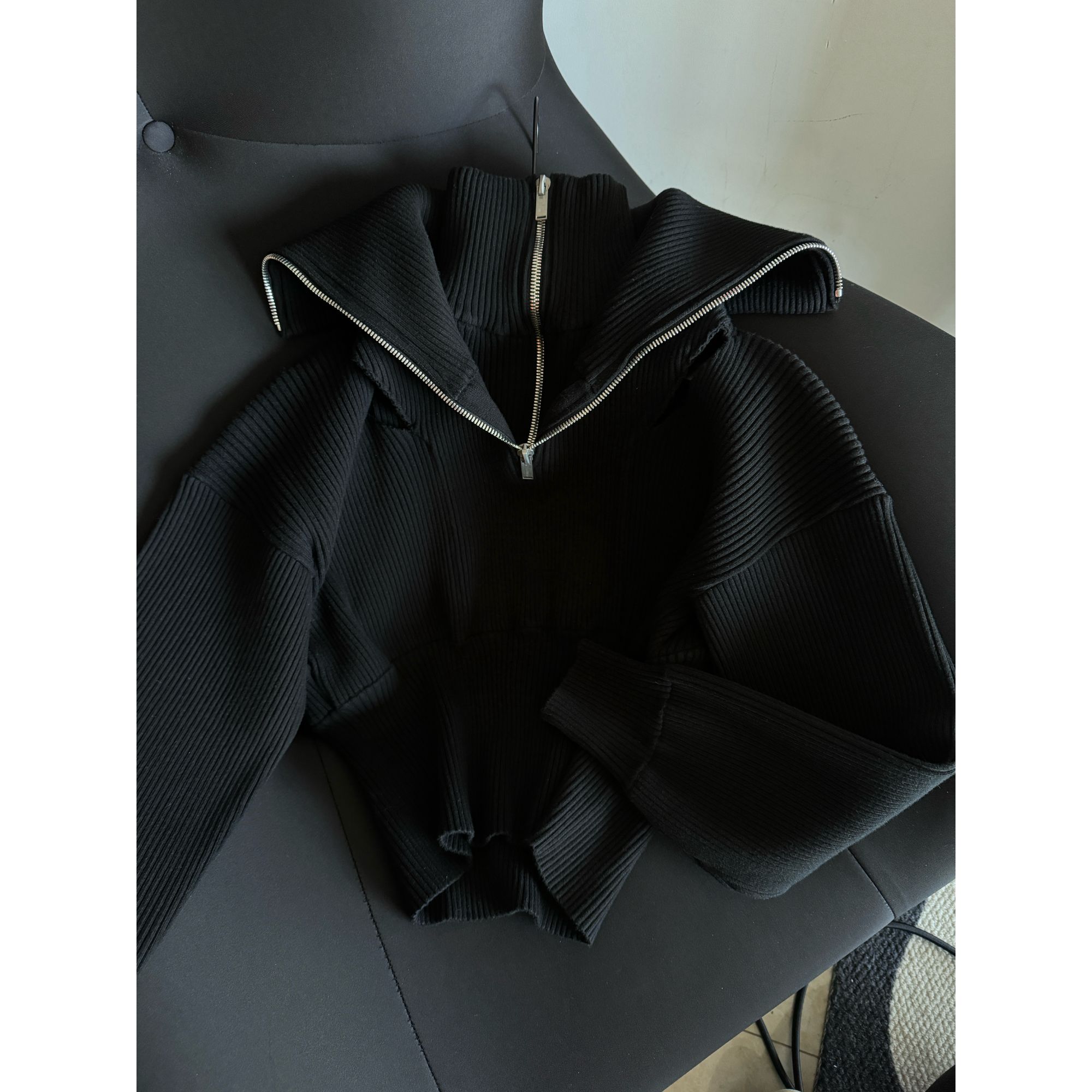 双领拉链大翻领毛衣