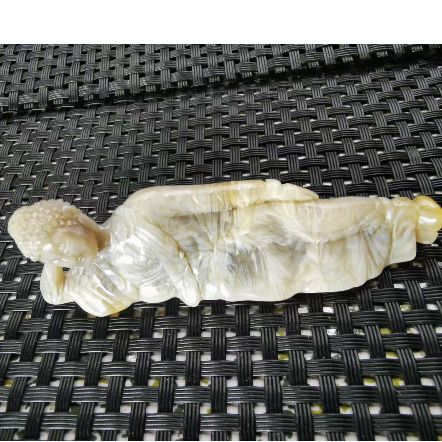 玉中花全天然珊瑚玉卧佛小摆件