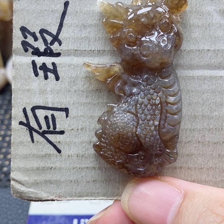 硅化珊瑚（珊瑚玉）颈饰未镶嵌