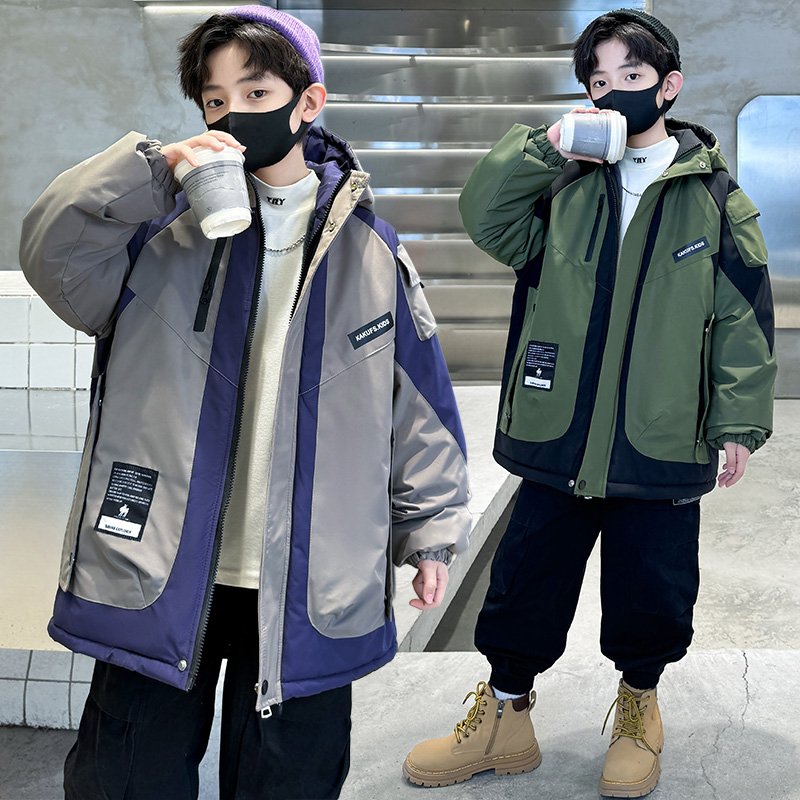 儿童冬季加厚童装冲锋衣休闲秋季宽松拼接帅气运动连帽加绒韩版