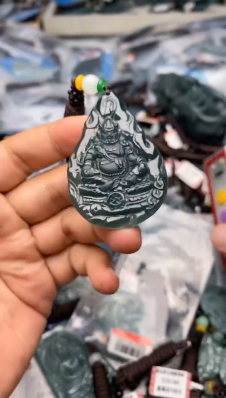 【闪购商品】翡翠颈饰未镶嵌多人
