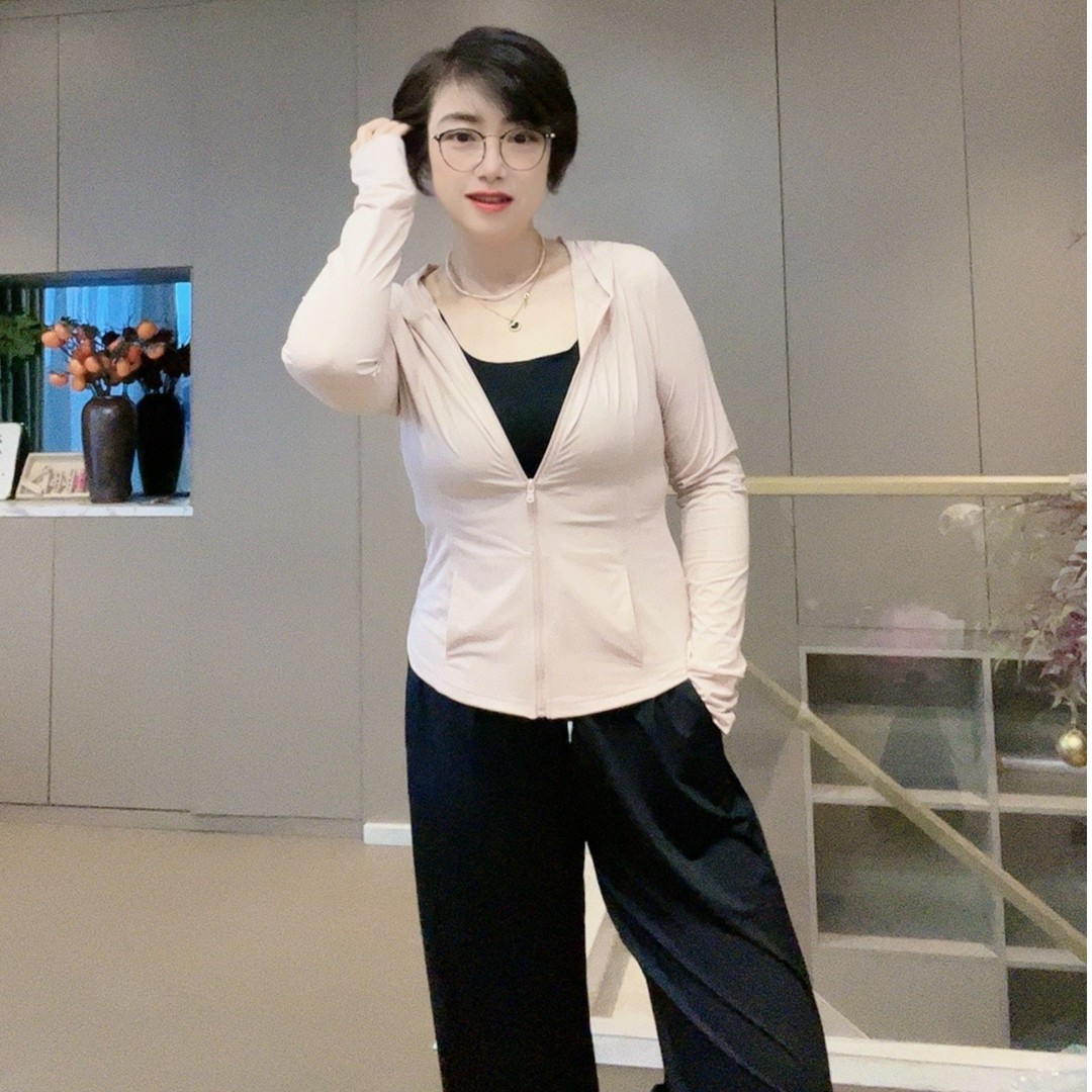 ”小蛮腰“女士修身瑜伽防晒衣