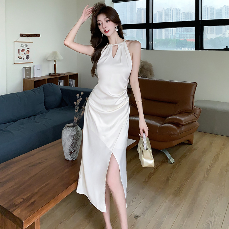 刘伊朵Y4683挂脖珍珠吊带连衣裙女夏季新款气质包臀开叉中长裙