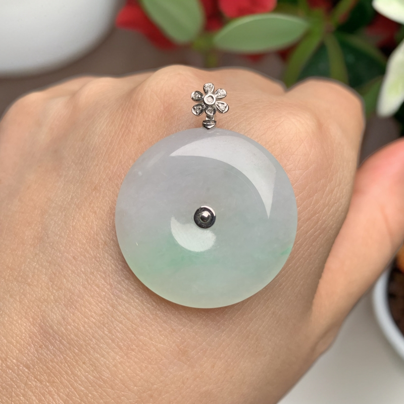 缅甸翡翠A货，18k金镶嵌平安扣吊坠