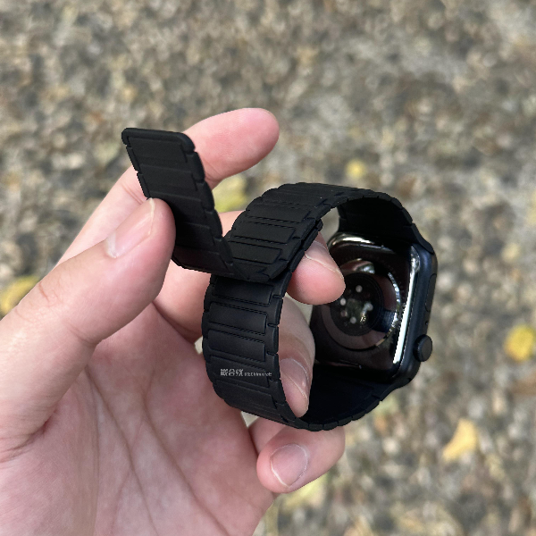 适用AppleWatch9苹果手表双节磁吸硅胶表带ultra双色iwatch7654se