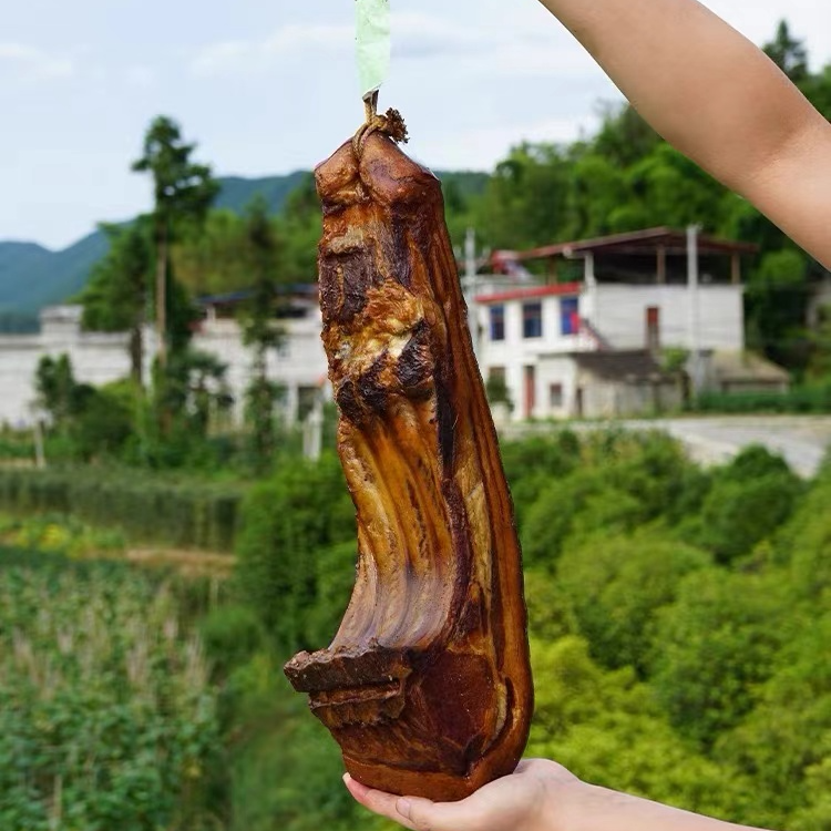 农村正宗恩施烟熏柏树枝熟食土猪腊肉