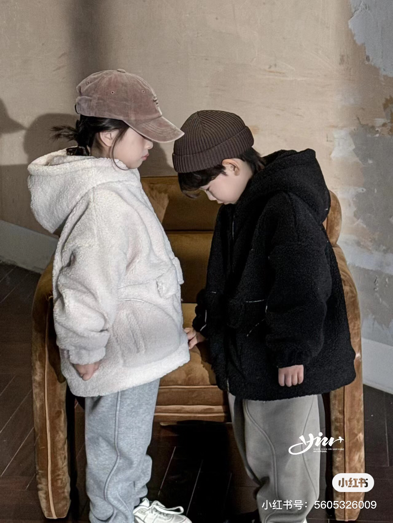 儿童毛绒连帽外套冬季新款