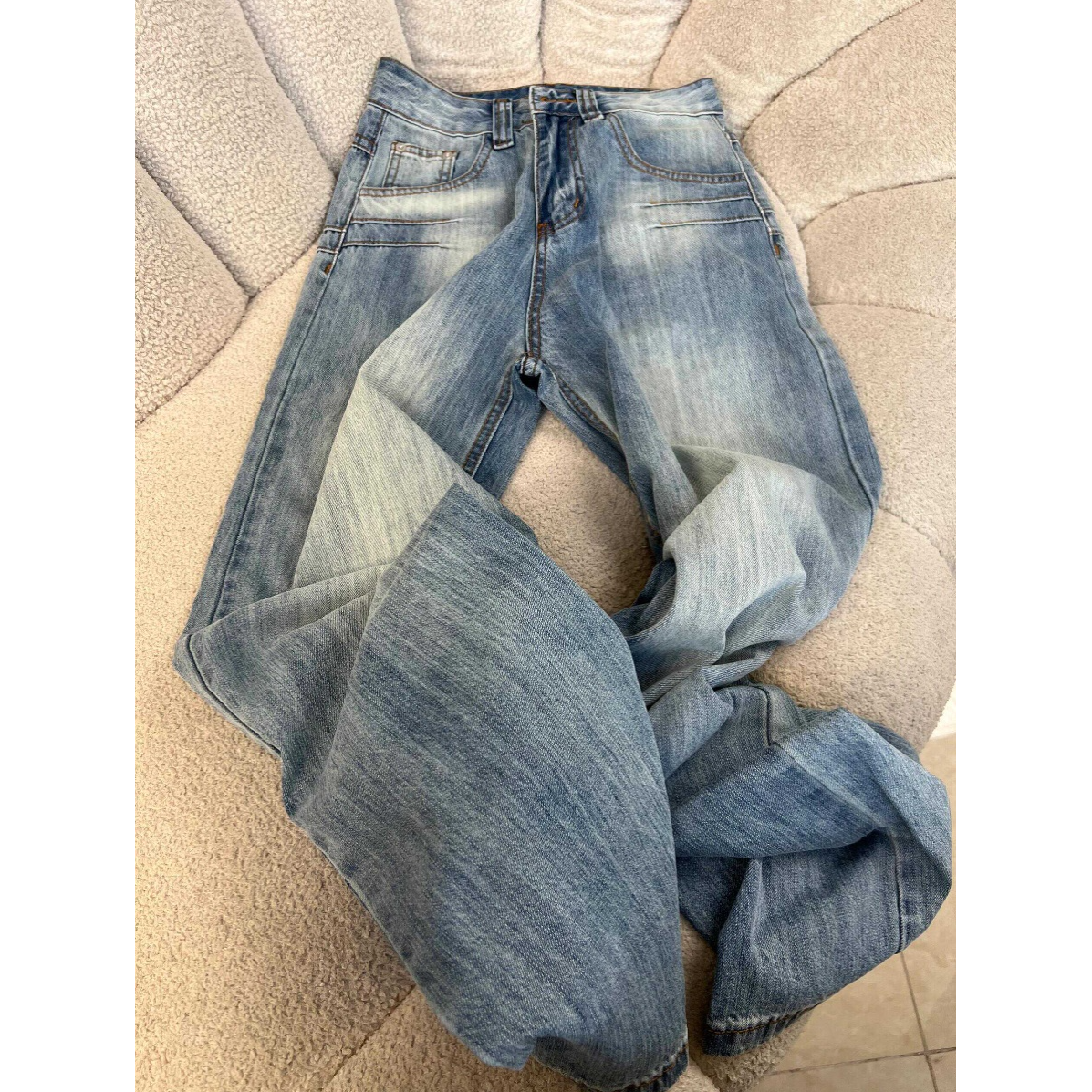 设计感刺绣宽松直筒牛仔裤女秋冬新款美式复古水洗高腰显瘦阔腿裤