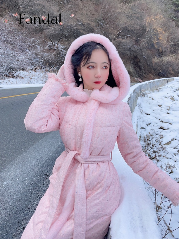 粉黛原创粉金枝玉叶重工提花白鸭绒蕾丝修身保暖冬季显瘦羽绒服