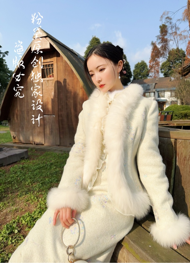 粉黛原创 千山暮雪 高端重工刺绣三米狐狸毛旗袍套装