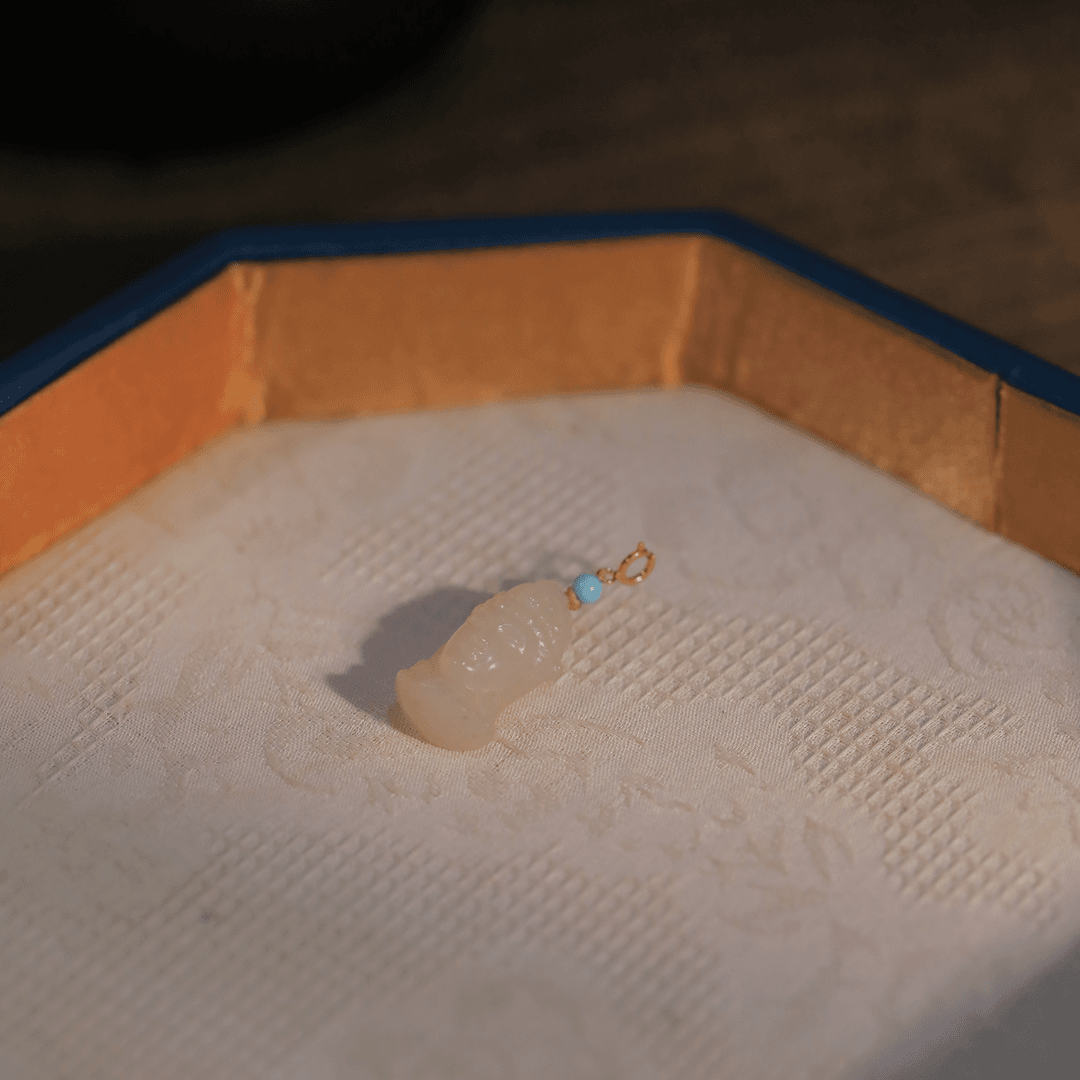 麦麦【舒薇】天然和田玉藕粉观音+18K金配件 吊坠 多样性发货其一