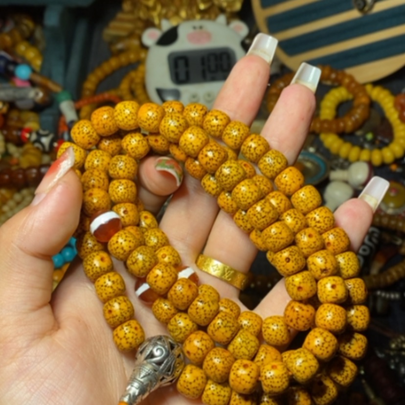 【闪购商品】琉璃手工艺品随****?