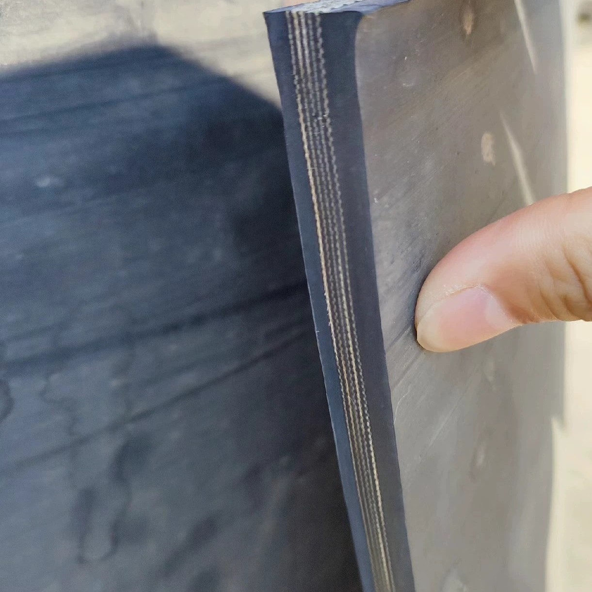 做牛羊槽子输送带胶皮尼龙胶板结实耐用不怕冻不怕晒