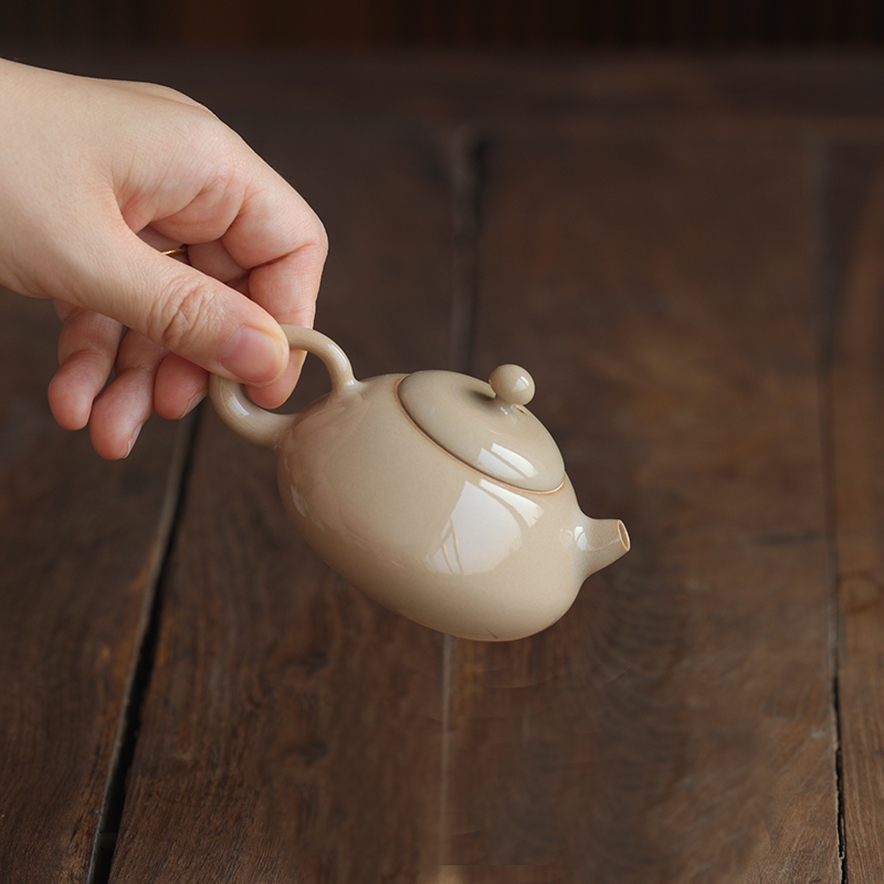 米色小西施 严卫恩 龙泉青瓷 玉石感 小容量 带礼盒证书 高端茶壶