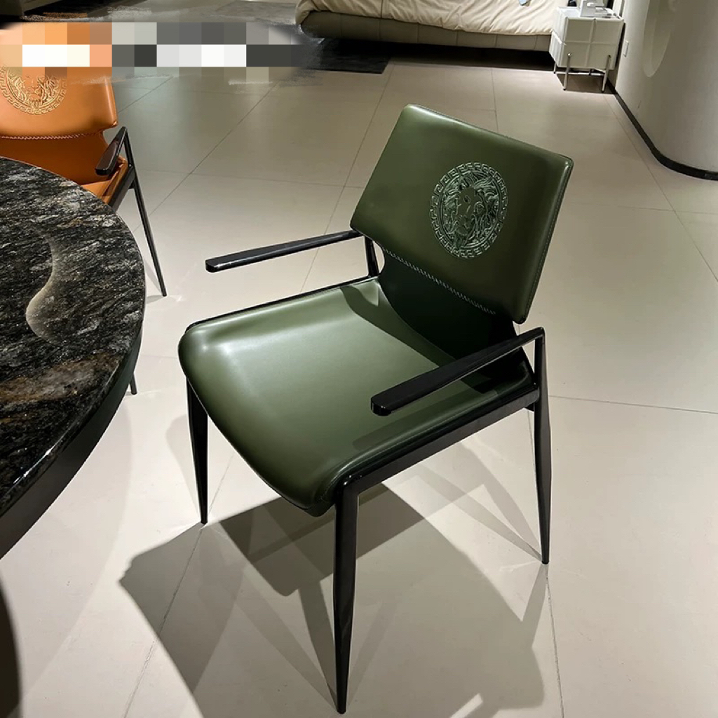 意式轻奢餐椅家用铁艺靠背凳马鞍皮扶手椅酒店洽谈椅餐厅样板间椅