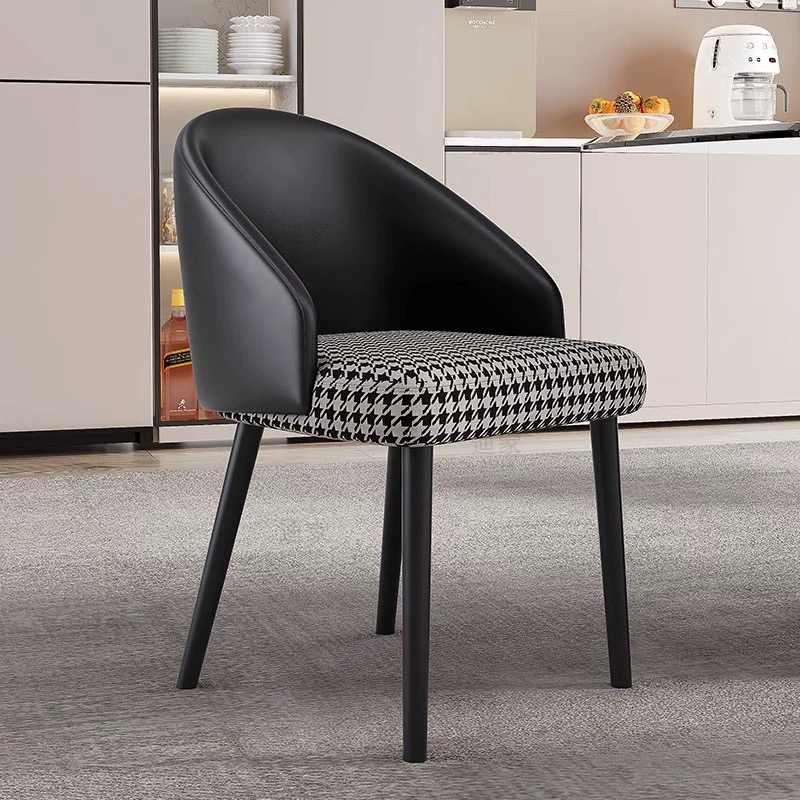 北欧简约实木餐椅现代轻奢餐厅酒店洽谈椅设计师家用久坐靠背椅子