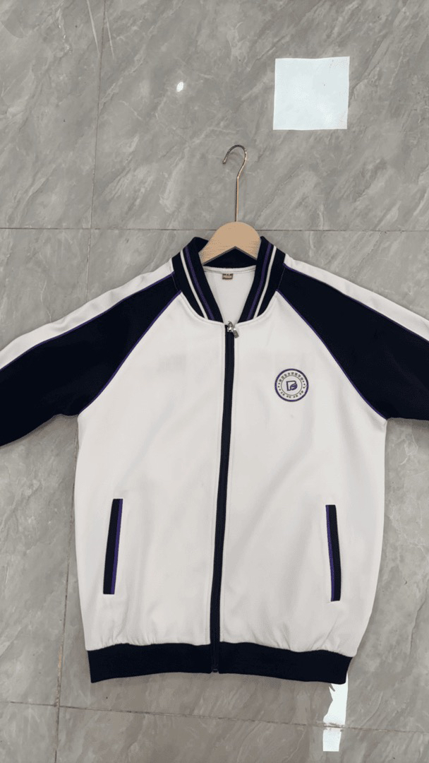 保定双语初中秋季校服上