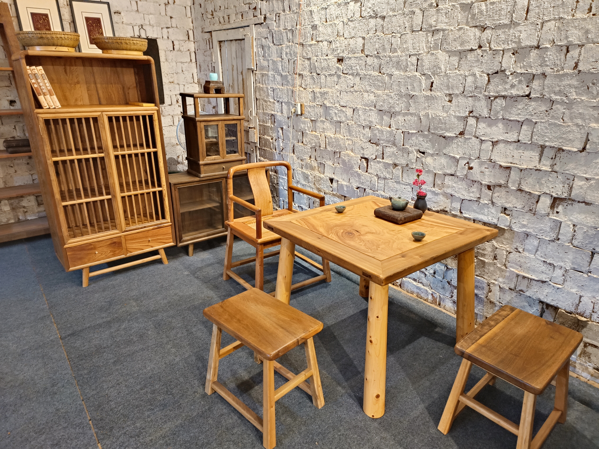 全老木八仙桌桌子#大气沉稳#樟木独板#车水马龙里的一缕木香悠悠