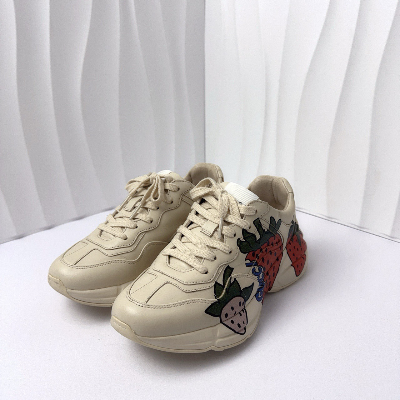 95新 GUCCI/古驰 36.5码/草莓老爹鞋