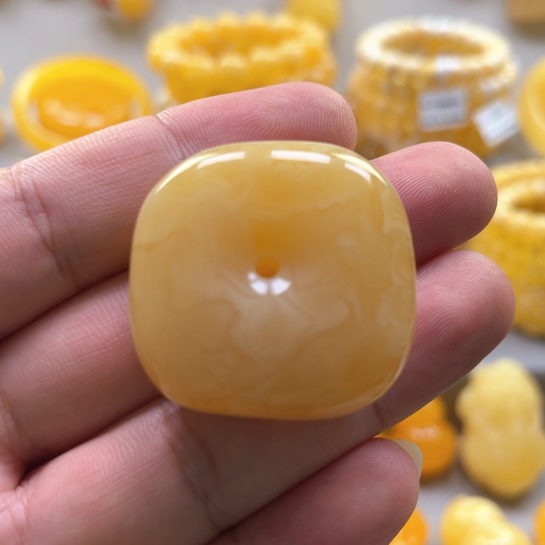 琥珀颈饰未镶嵌吊坠