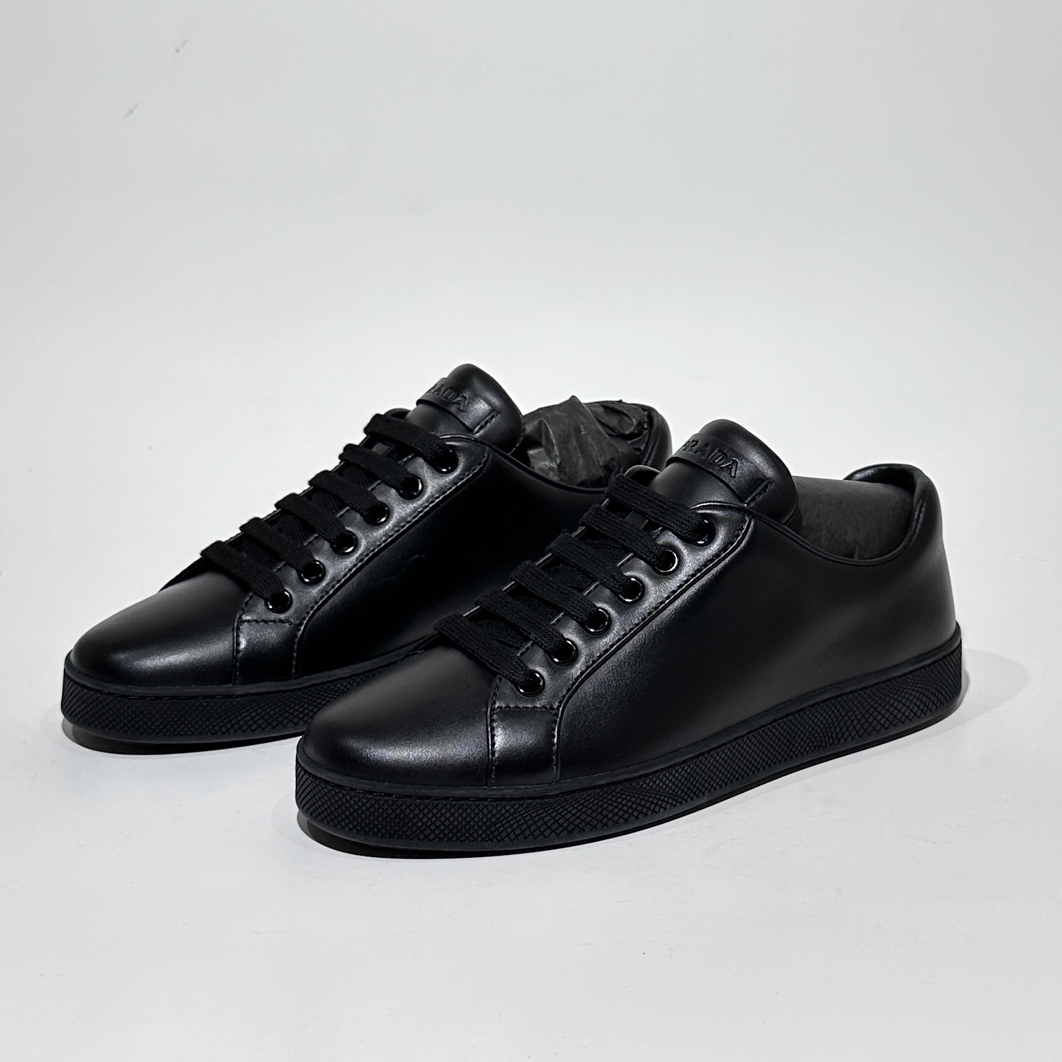 99新 Prada/普拉达 36码-36.5码 黑色时尚板鞋