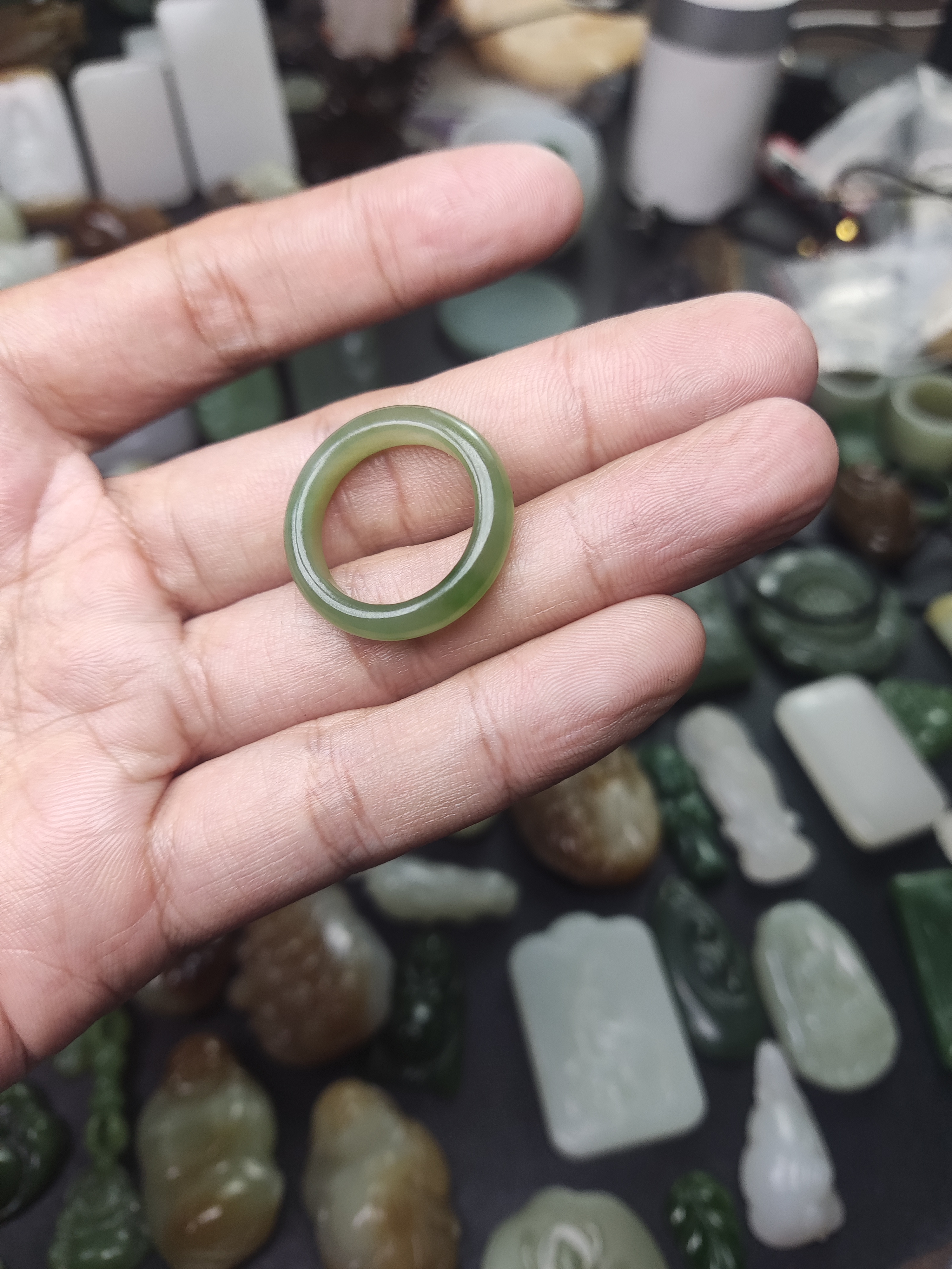 新疆和田玉碧玉粉青戒圈18直径