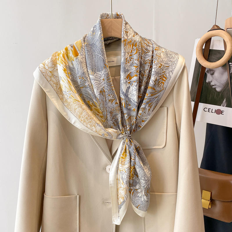 100%真丝大方巾女士春秋洋气时尚桑蚕丝巾米白色90cm围巾披肩冬季