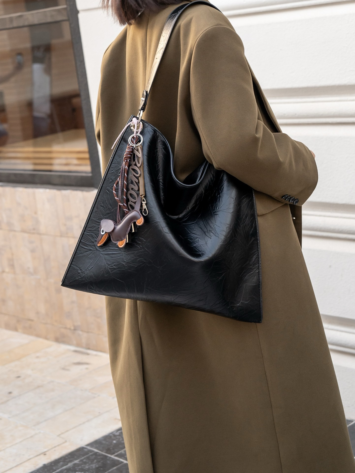 时尚新款通勤大容量通勤包单肩腋下包褶皱慵懒风百搭斜挎包