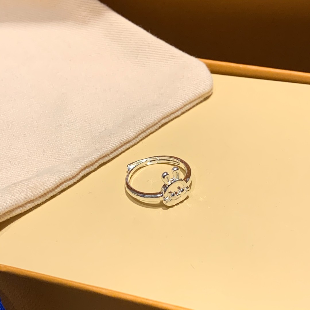 钛钢戒指 气质时尚简约精致百搭经典可爱兔头戒指AA1480