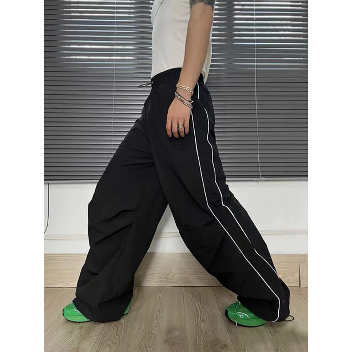 两个月亮美式复古嘻哈阔腿直筒运动裤bboy练舞尼龙拼接休闲裤男女