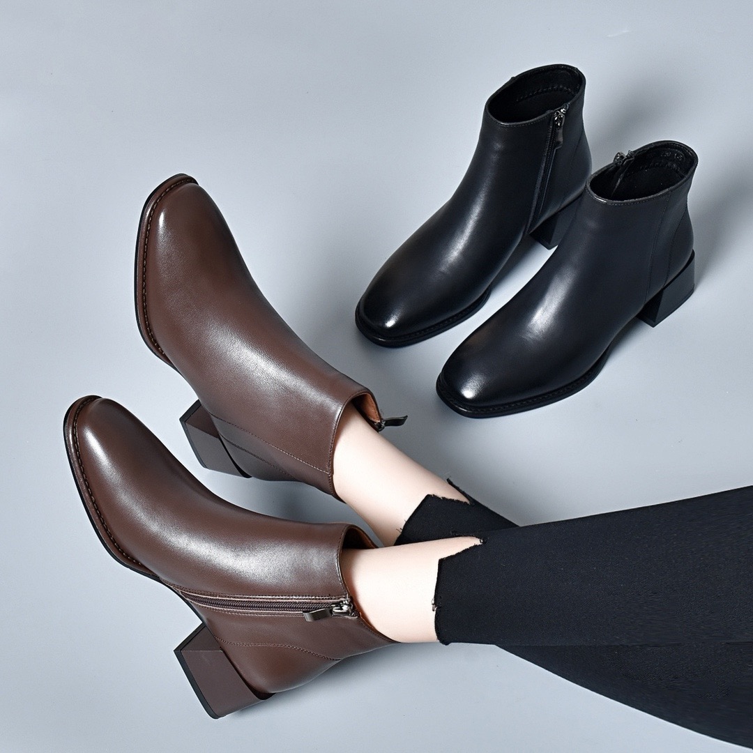 2024秋冬新款小短靴女羊皮平底皮鞋圆头单靴子瘦瘦马丁靴加绒皮靴