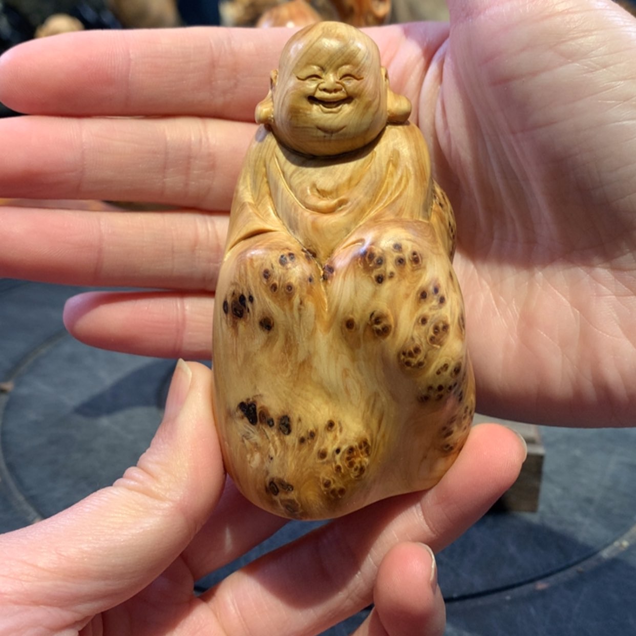 【闪购商品】崖柏根雕浅**