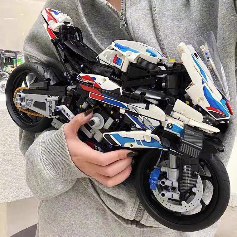 宝马M1000R摩托积木机车组装玩具模型益智生日礼物男孩新版设计