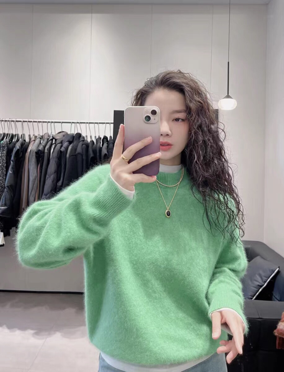 皇室拉绒～康*妮100%纯山羊绒拉绒圆领无缝毛衣纯色针织打底衫女