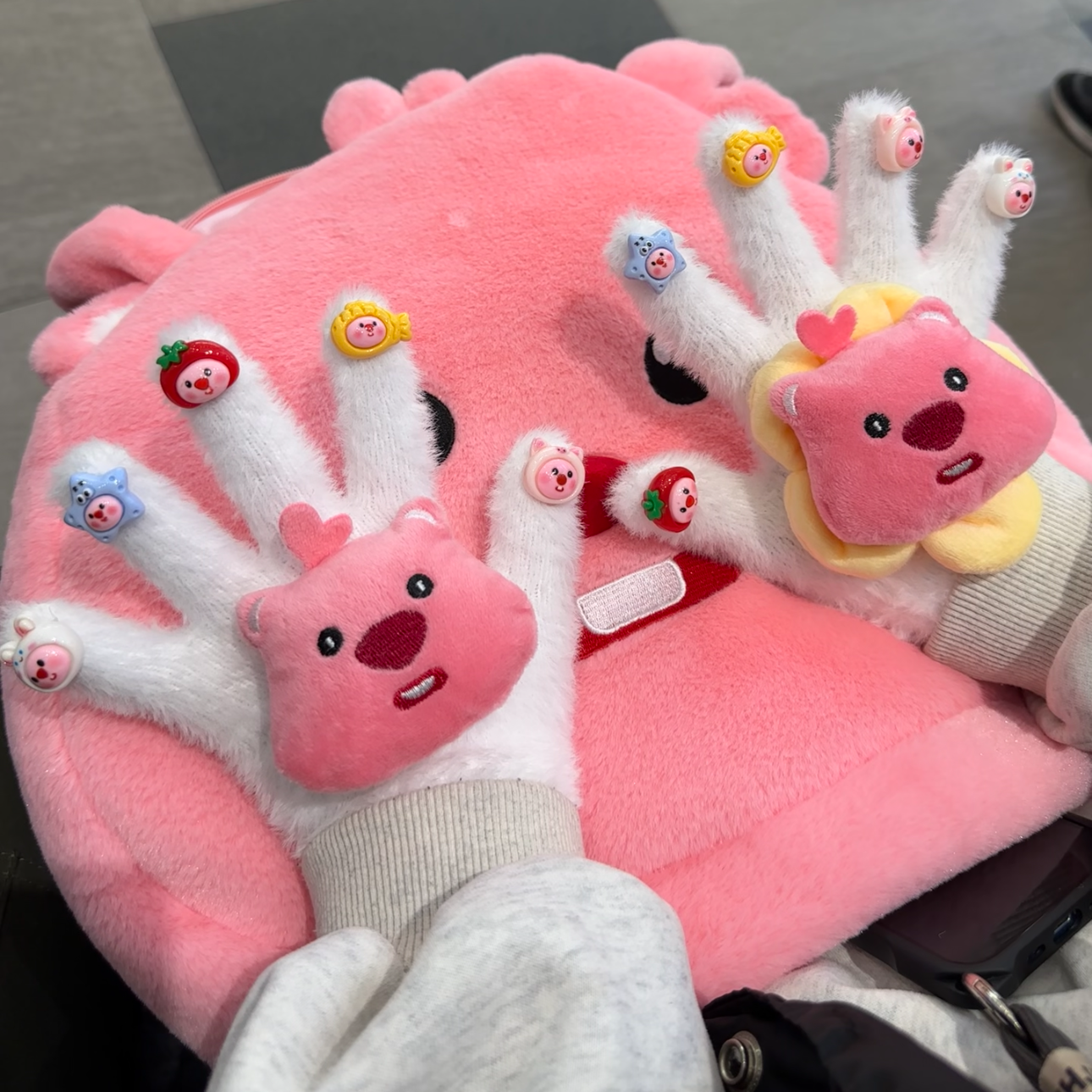 loopy海狸玩偶手套保暖秋冬季骑行毛绒立体可爱卡通手套学生防寒