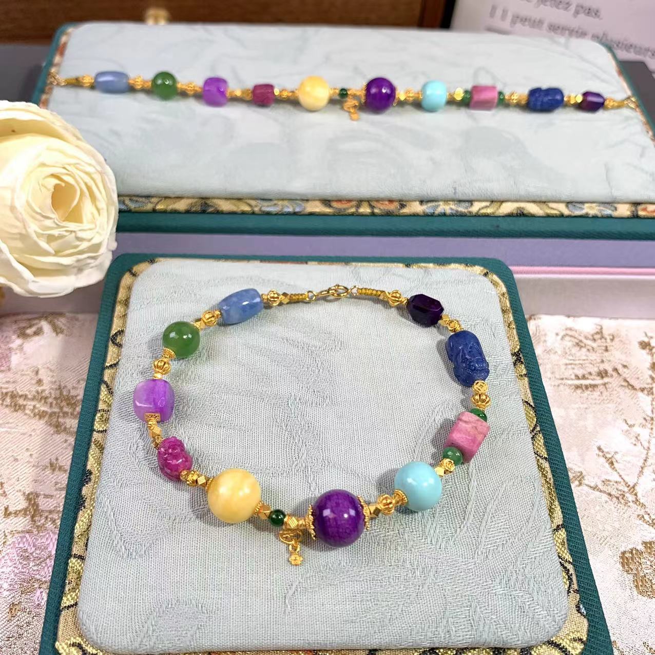 满满  |  18K金镶嵌舒俱来手链/多样性发其一/P00091