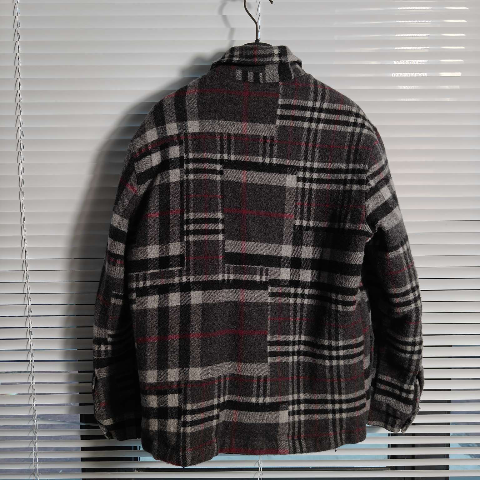 99新 BURBERRY/博柏利 男士灰色羊毛格子外套 s码 002039