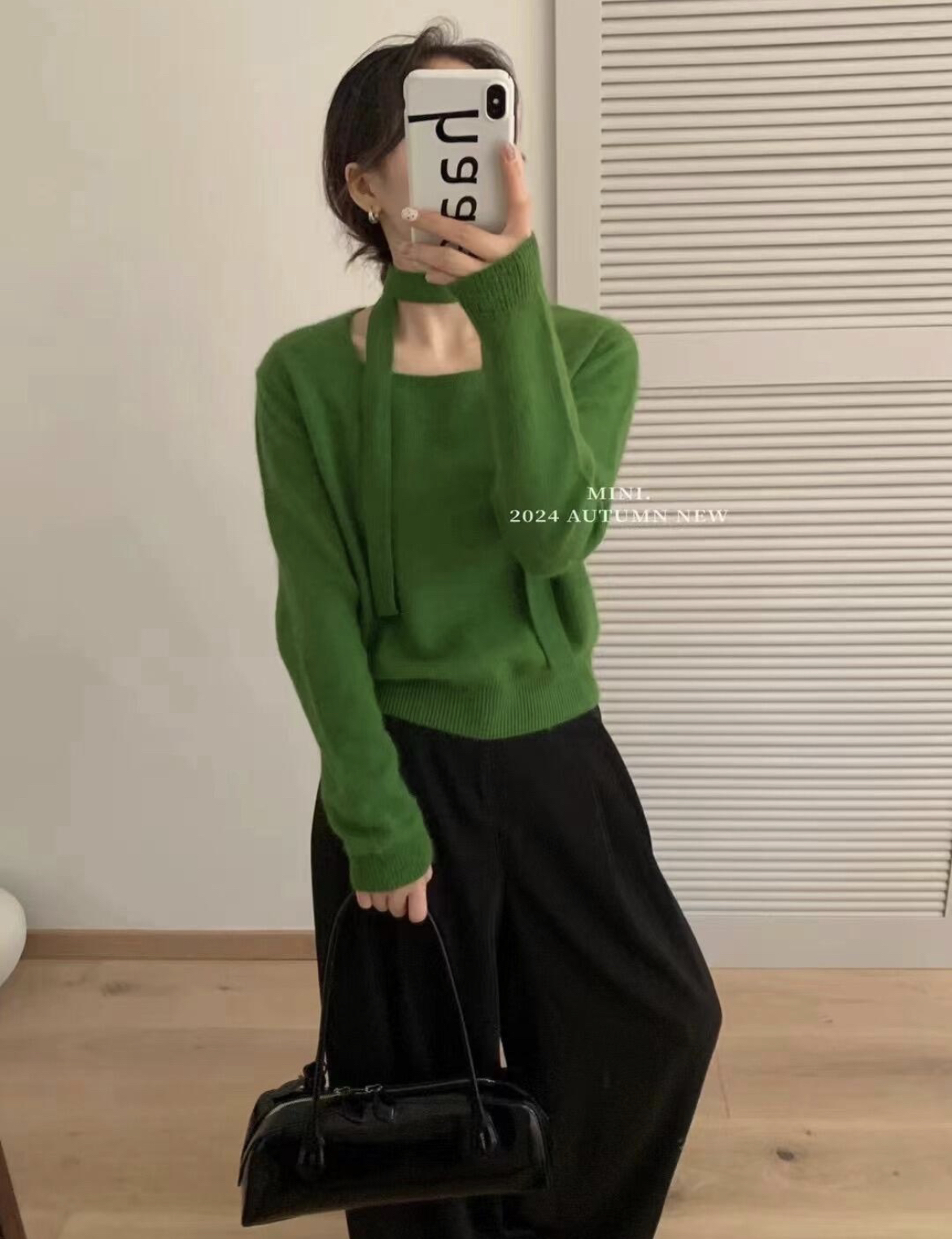 甜辣v领立体花朵针织衫女秋季2024新款温柔毛衣气质短款上衣