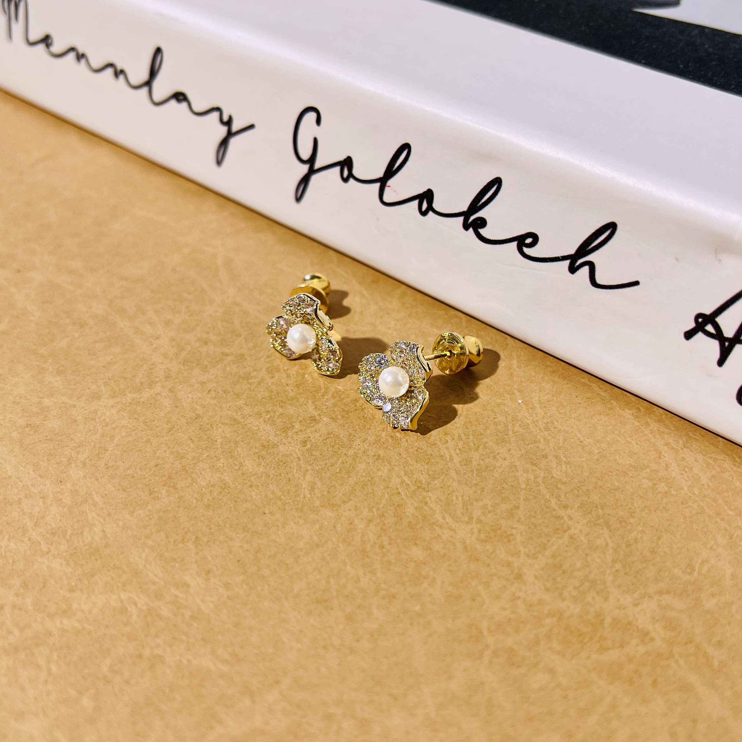 铜合金锆石耳饰 铜合金合成立方氧化锆 花朵耳钉 N877