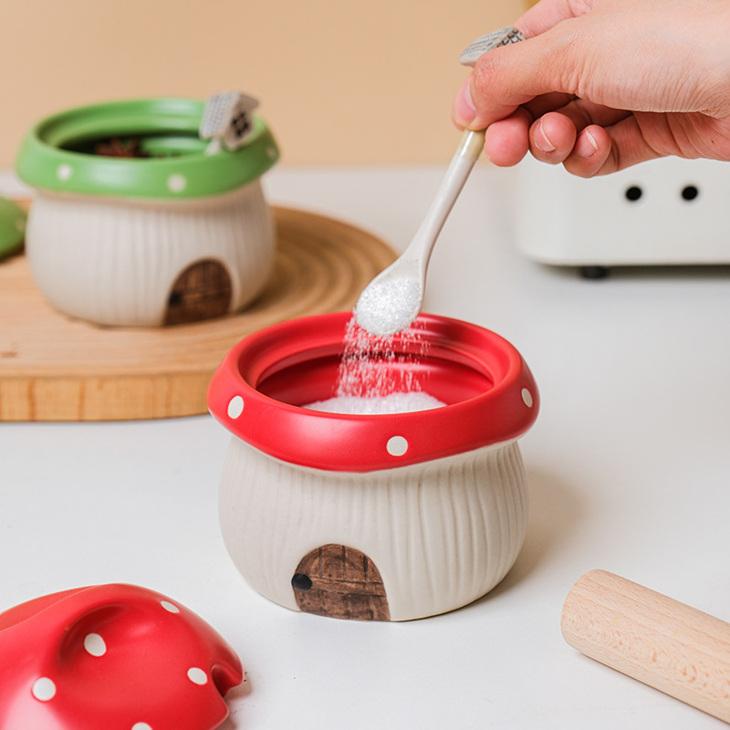 原创ins可可爱爱家用陶瓷蘑菇造形调料罐厨房盐罐带盖带勺 高颜值