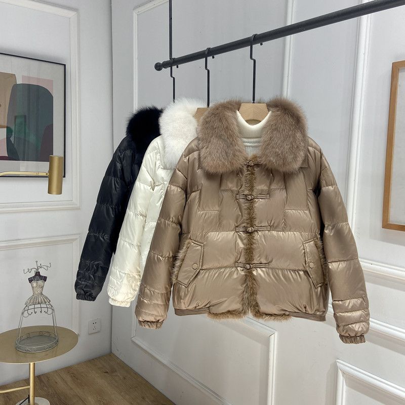 波司豋新款轻薄羽绒服女短款狐狸毛领复古盘扣文艺水貂毛拼接时尚