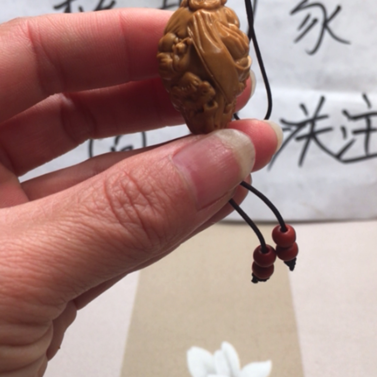 【闪购商品】橄榄核雕兔*哥