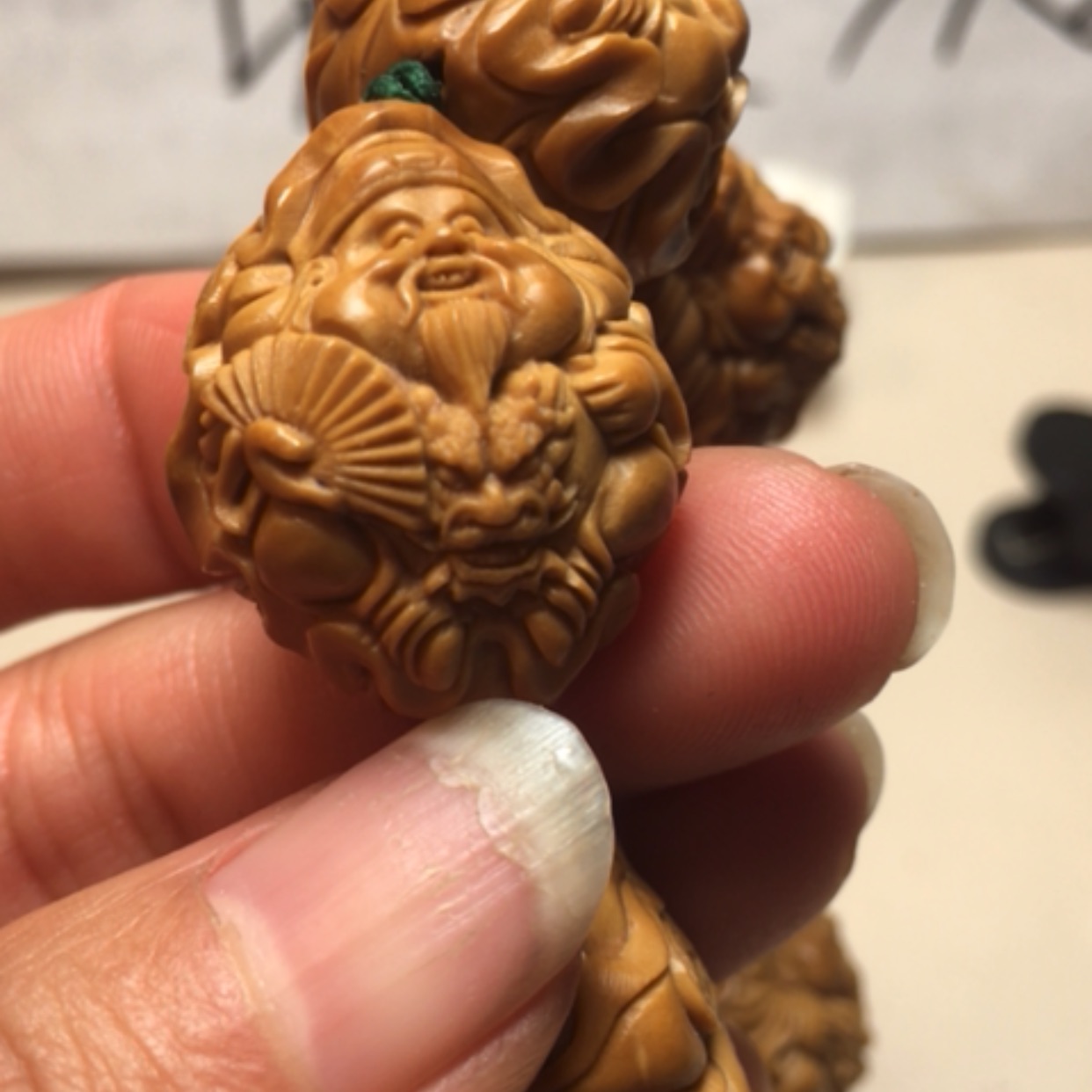 【闪购商品】橄榄核雕仰****?