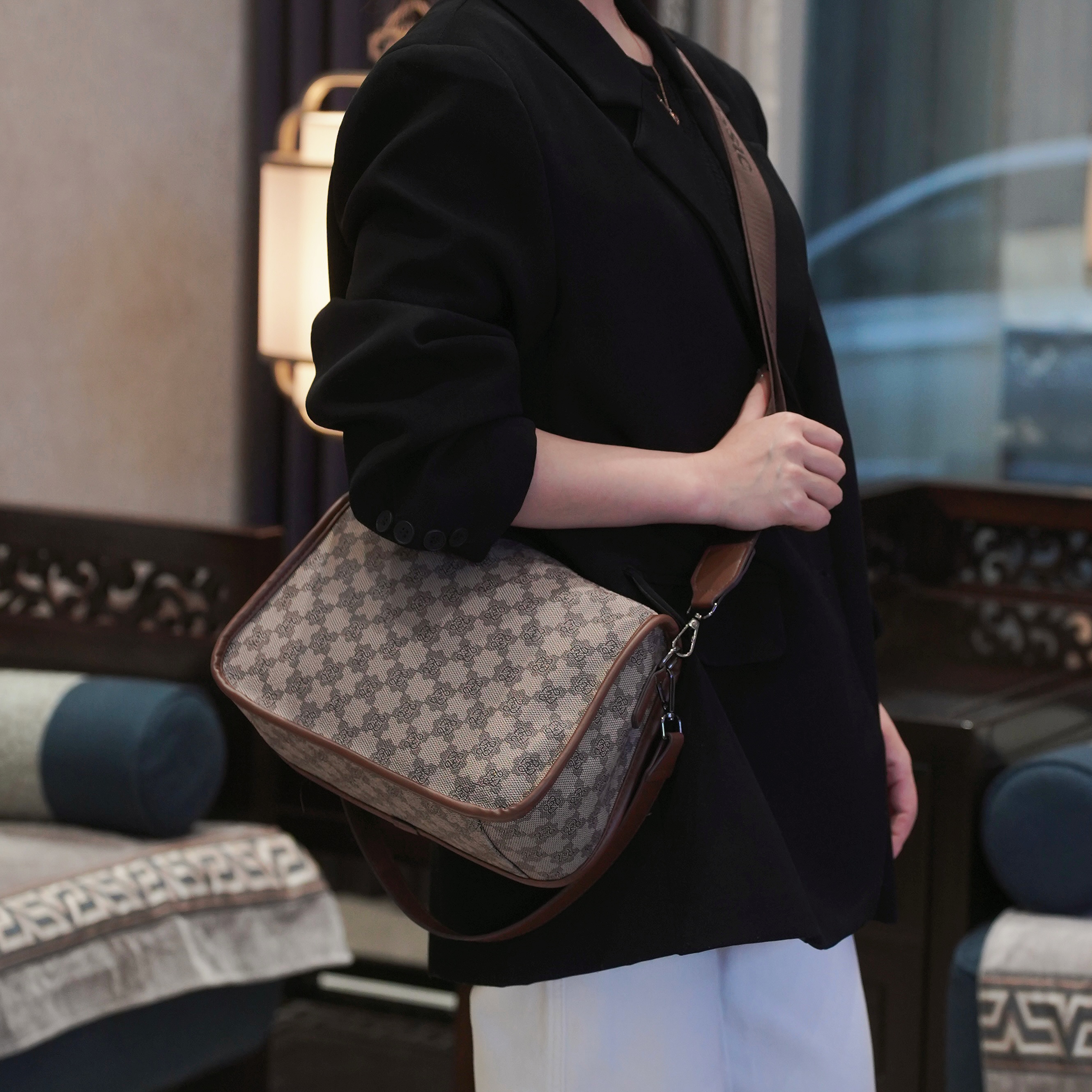 迪兰奇包包女款爆款2025新款通勤女包斜挎包大容量百搭潮流便携包