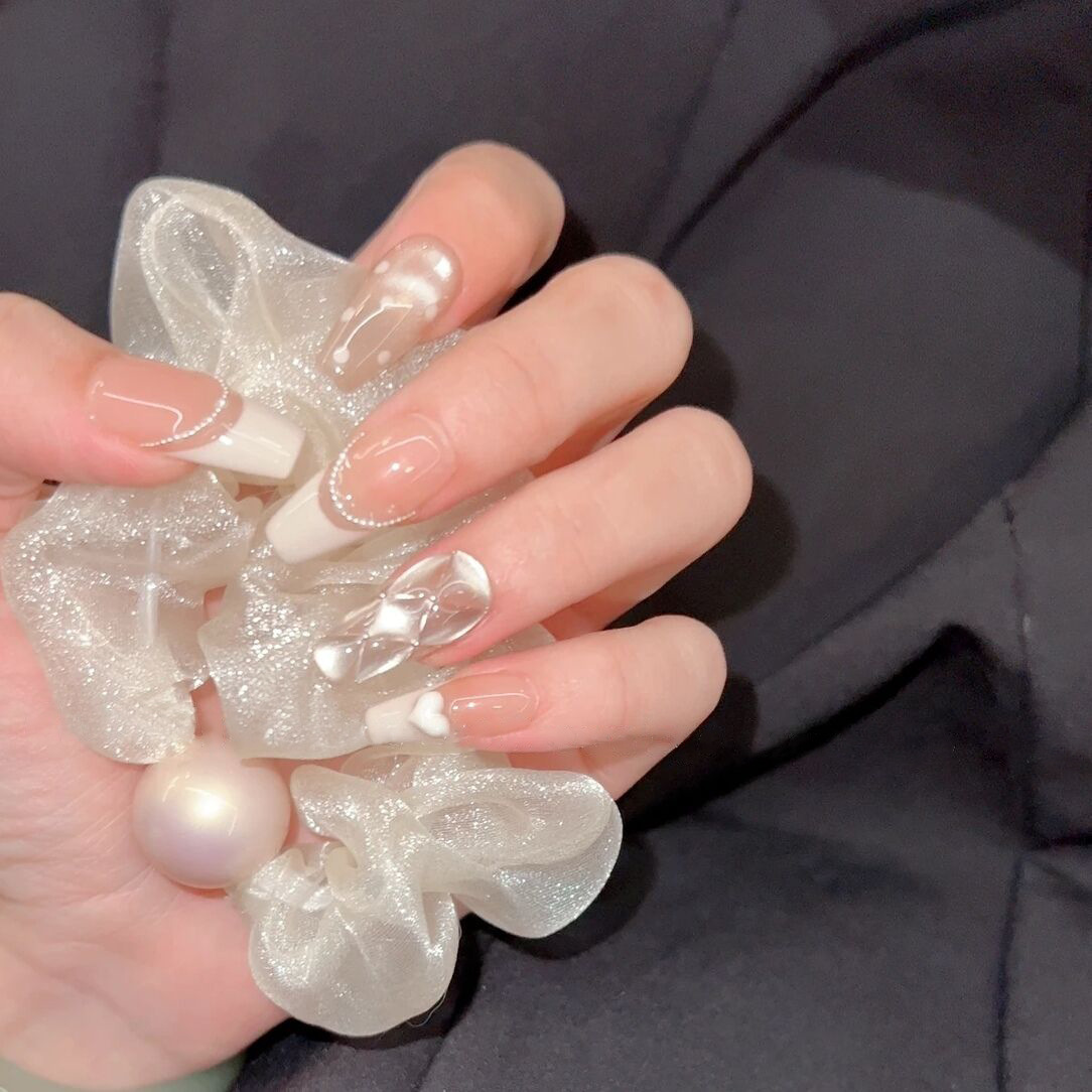 纯手工光疗穿戴甲 奶油泡芙 手绘猫眼菱形格纹奶油法式穿戴甲批发