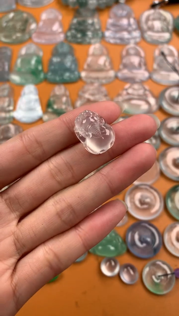 【闪购商品】翡翠颈饰未镶嵌18.4-14-6.8