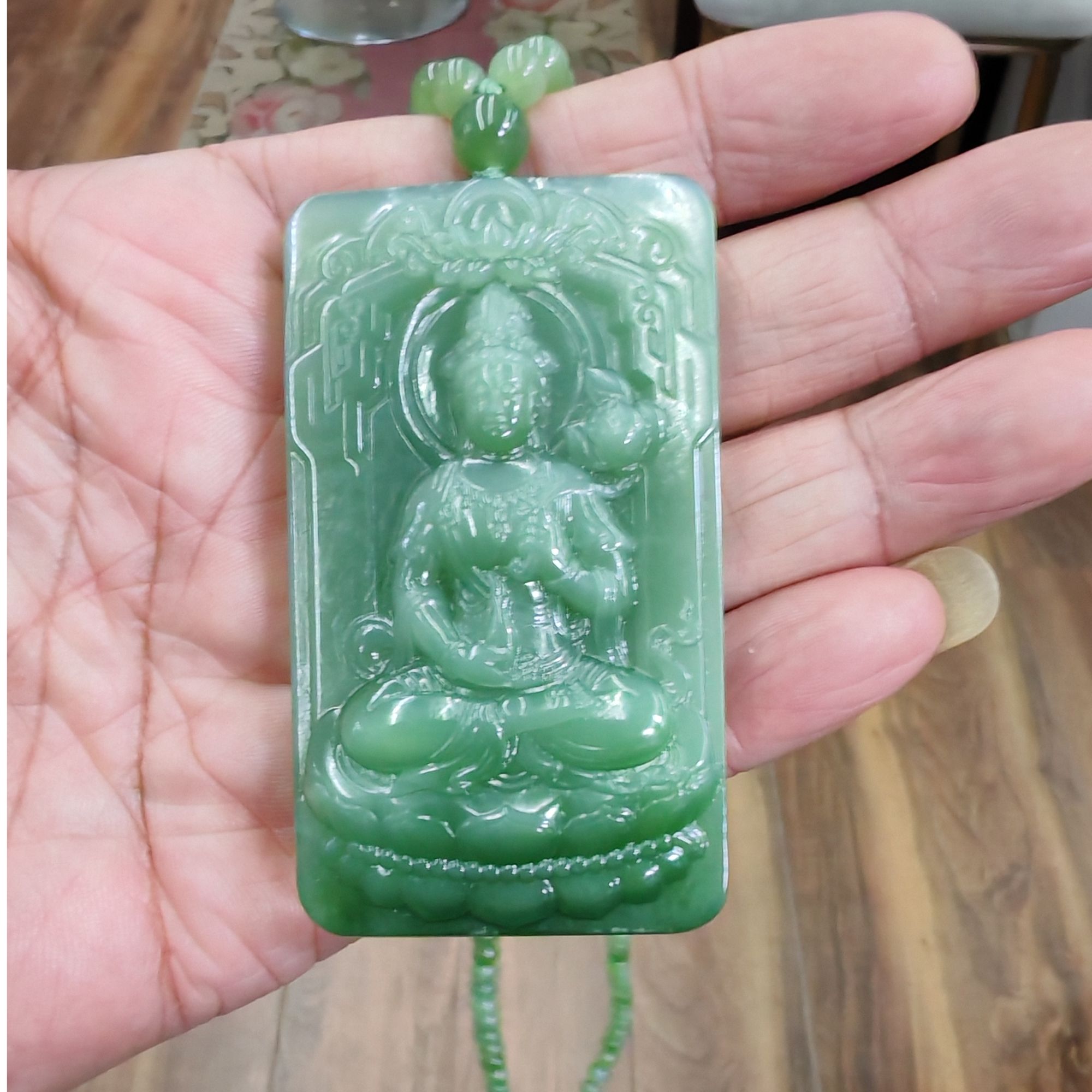 和田玉粉青观音挂件