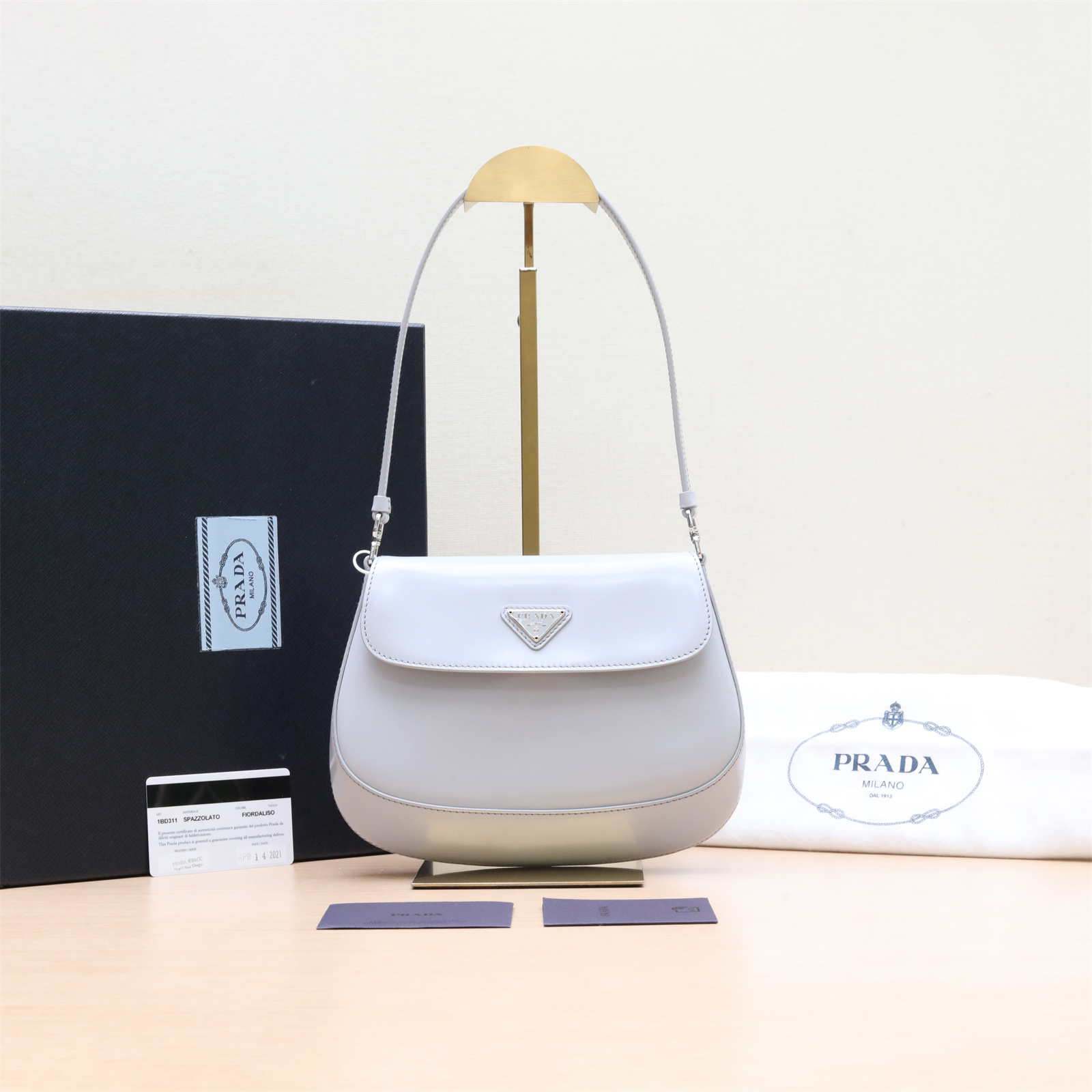 99新 Prada/普拉达 小花姑姑P224727452Cleo 翻盖式 单肩包