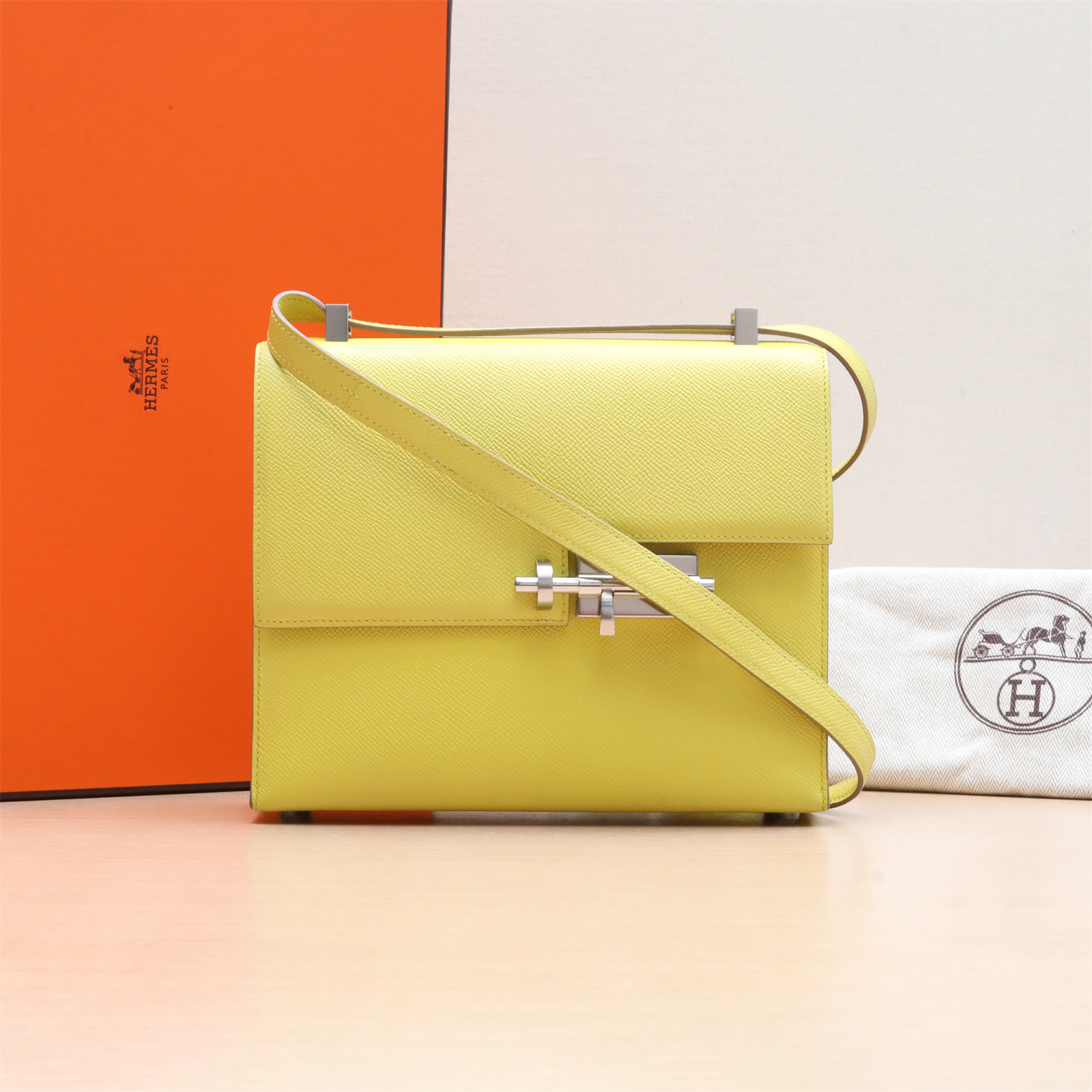 99新 Hermes/爱马仕 小花姑姑P224622651 手枪包 23 9R柠檬黄