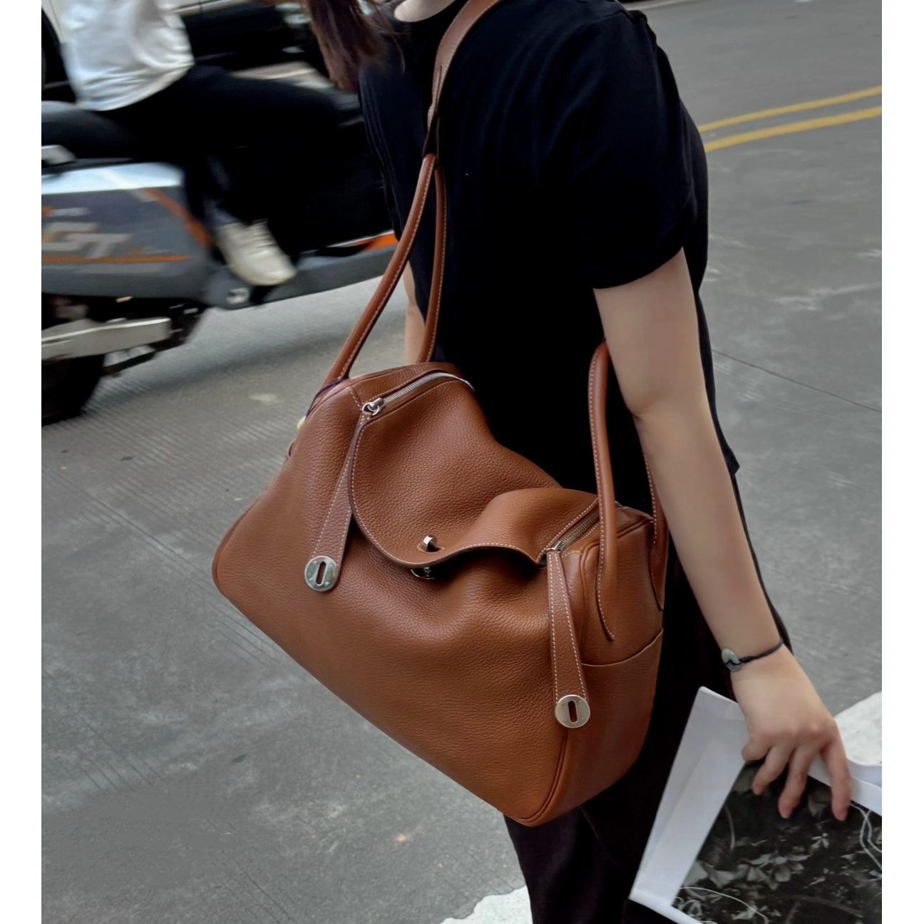 99新 Hermes/爱马仕 551265 Lindy 34 金棕 t刻 单肩包
